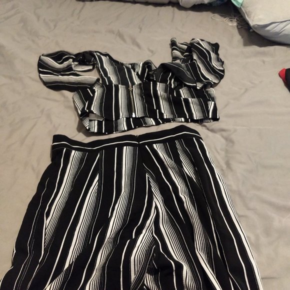 Black and White Two Piece Set - Picture 2 of 3